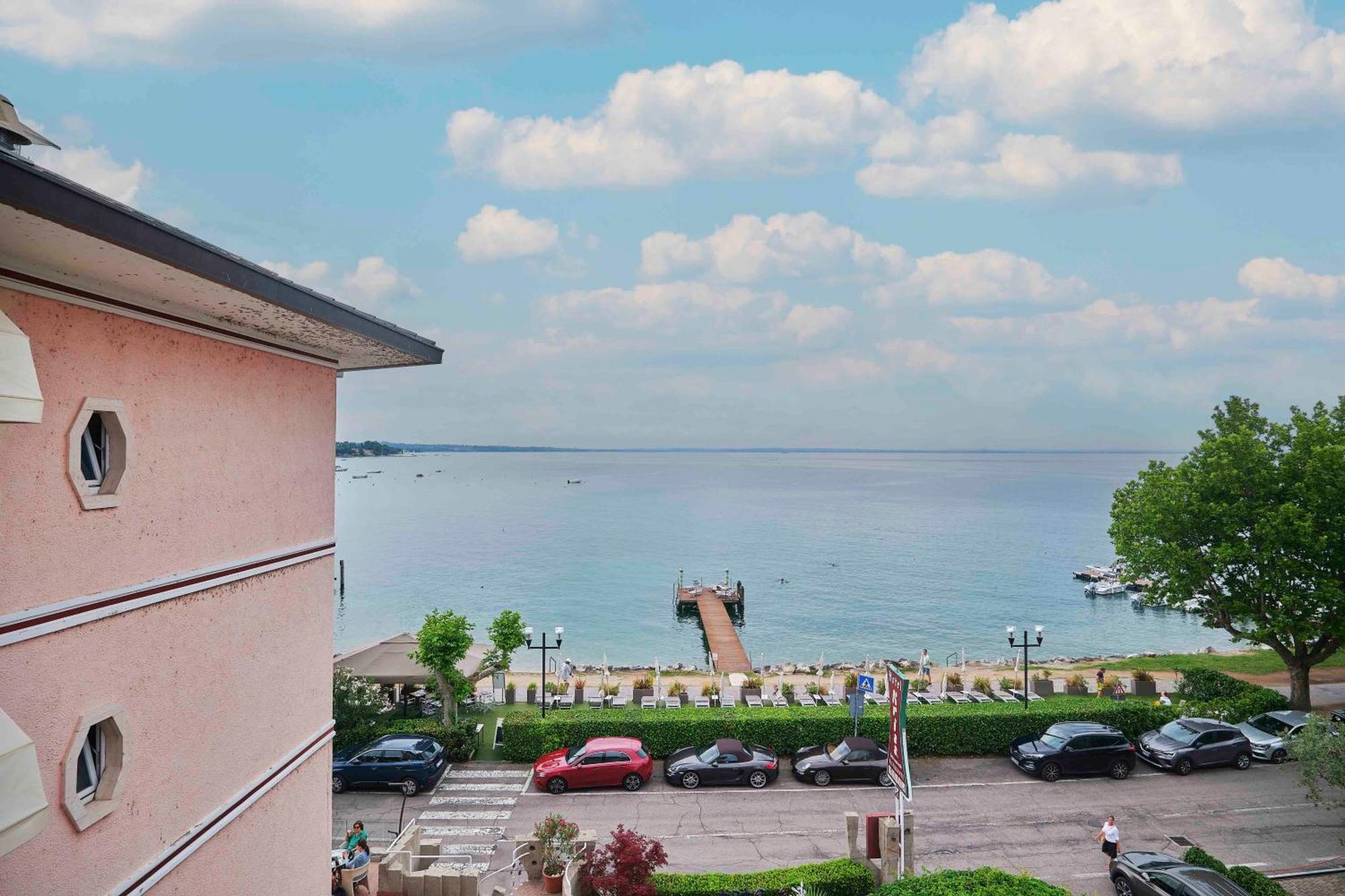 Kriss Internazionale Hotel บาร์โดลิโน ภายนอก รูปภาพ