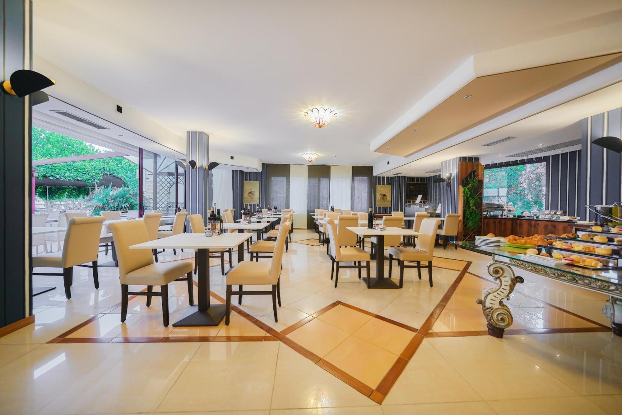 Kriss Internazionale Hotel บาร์โดลิโน ภายนอก รูปภาพ