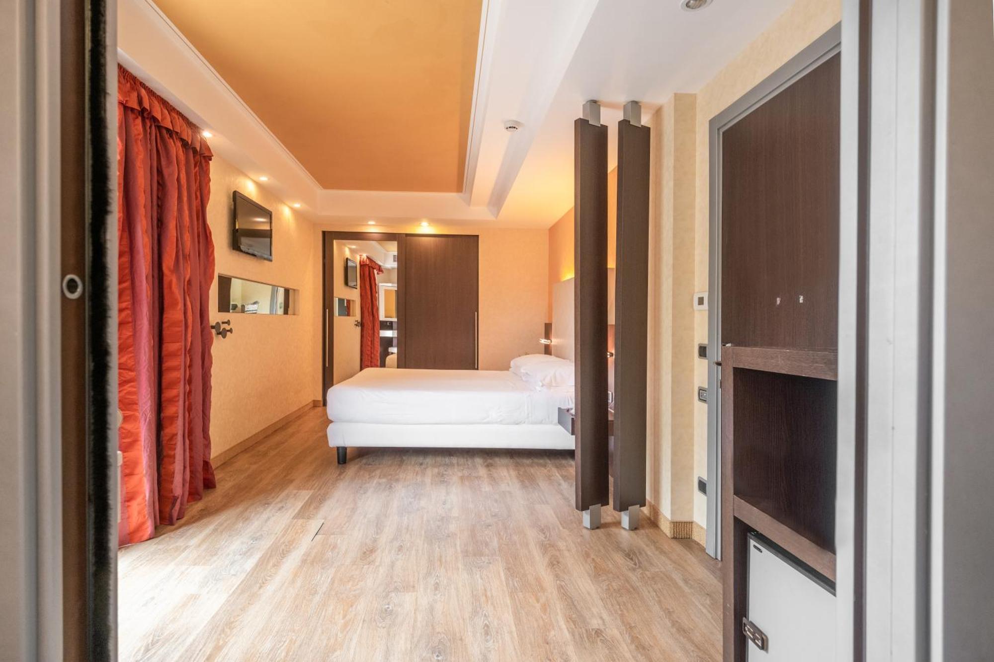 Kriss Internazionale Hotel บาร์โดลิโน ภายนอก รูปภาพ